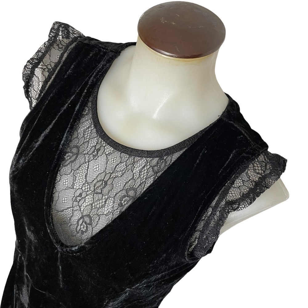 Black Velour And Lace Dress - Picture 4 of 8
